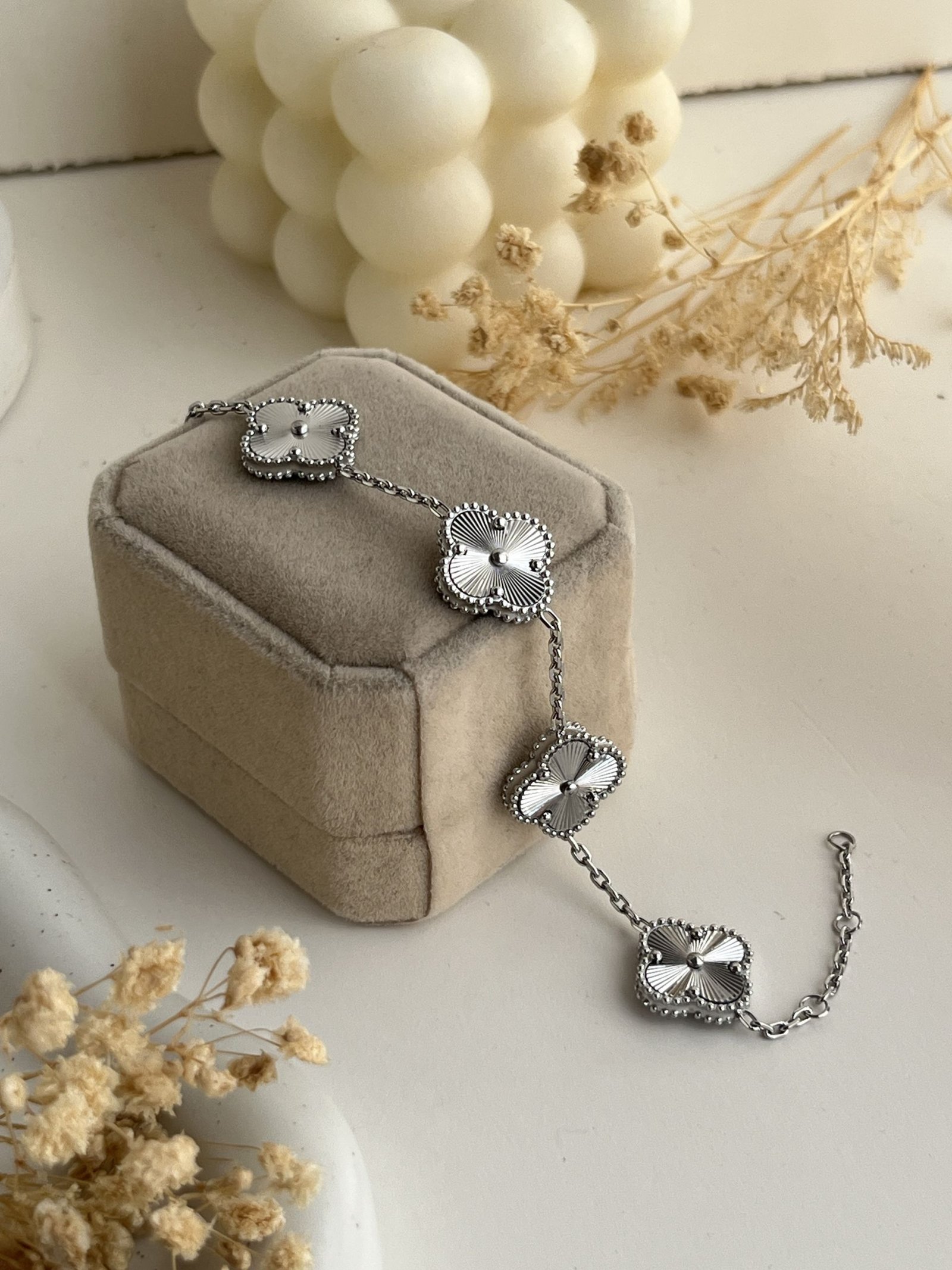 Γclat 15 mm Laser Cut Clover Bracelet