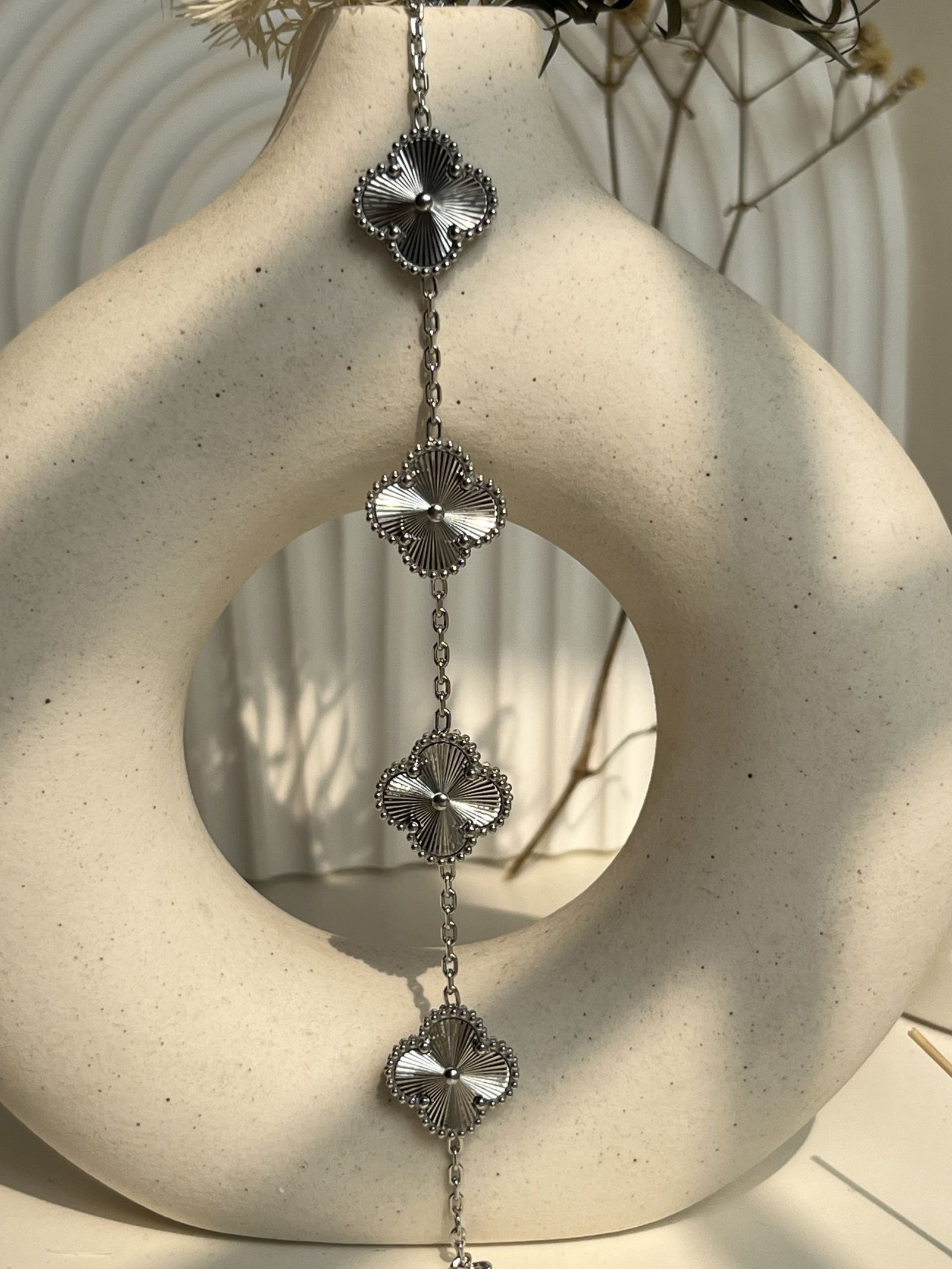 Γclat 15 mm Laser Cut Clover Bracelet
