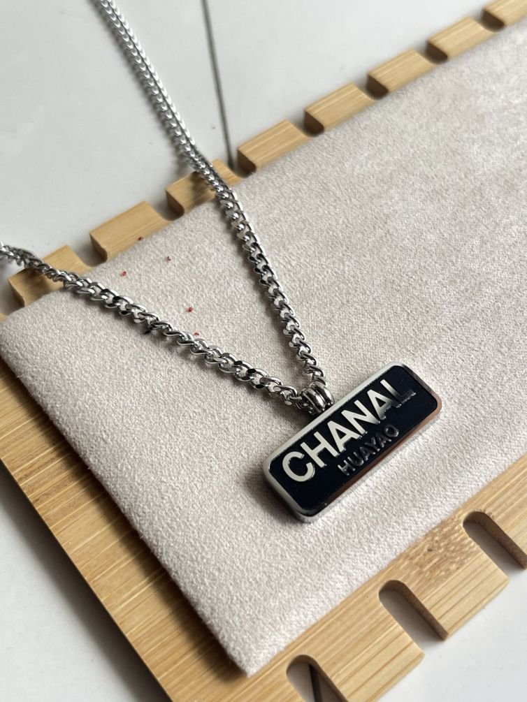 Noir Logo Plate Neckchain