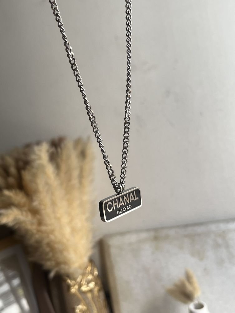 Noir Logo Plate Neckchain