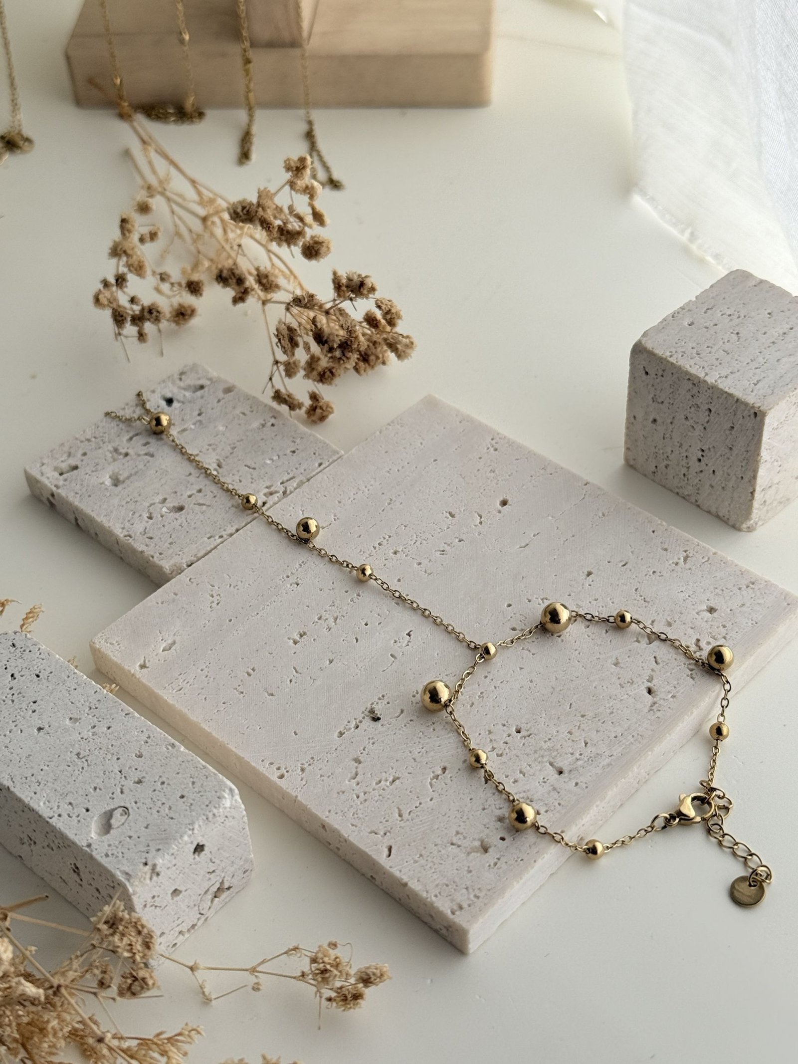Orlisse Hand Chain Bracelet