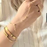 Lumière Heart Handchain
