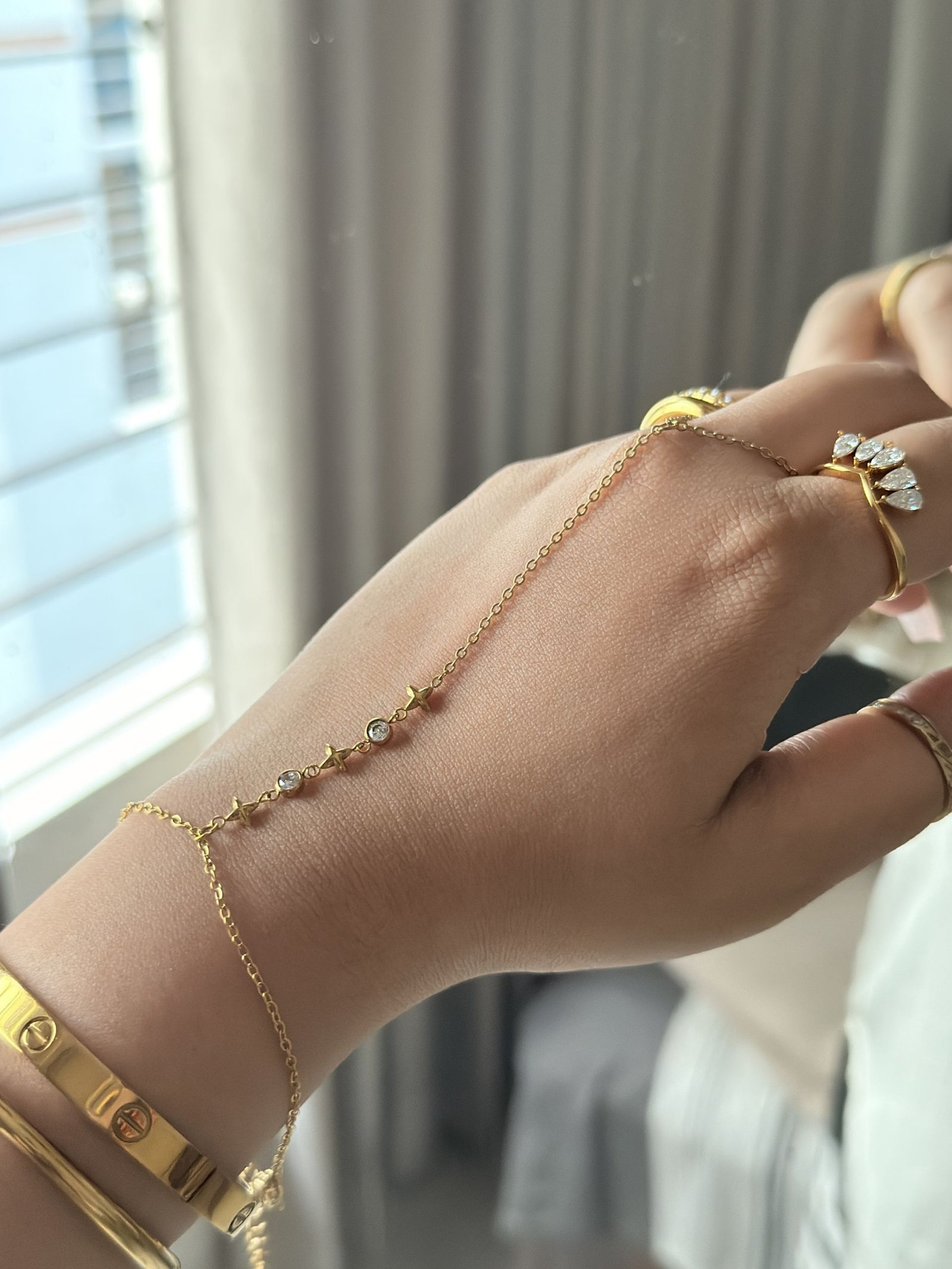 Stellara Hand Chain Bracelet