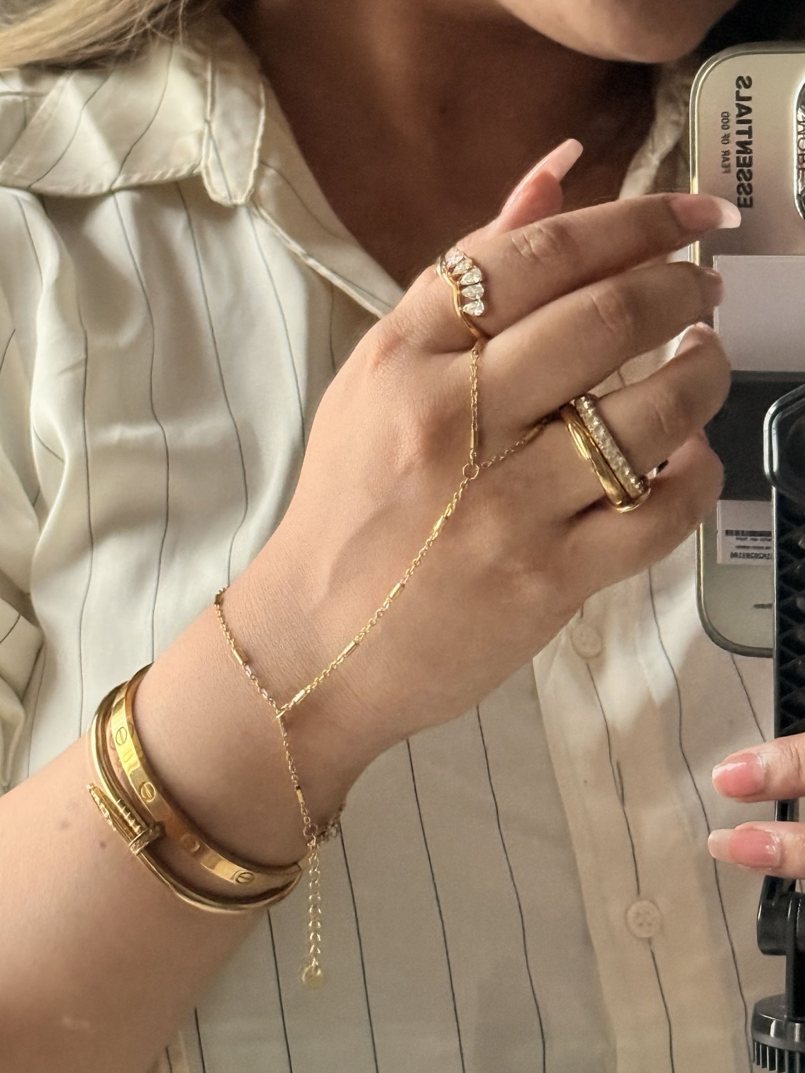 Elowen Hand Chain Bracelet