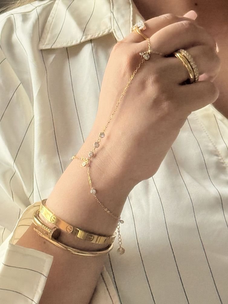 Étoilé Hand Chain Bracelet