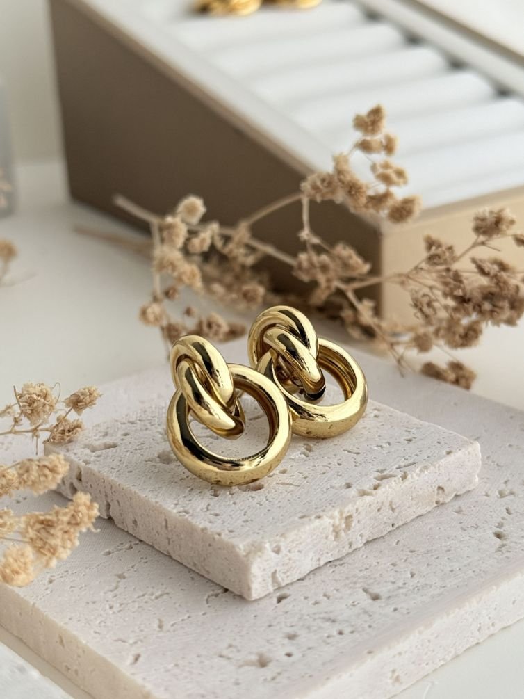 Celestia Link Earrings