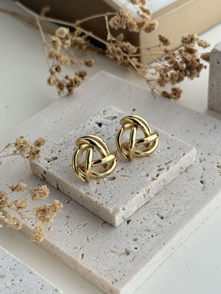 Valeria Twist Studs