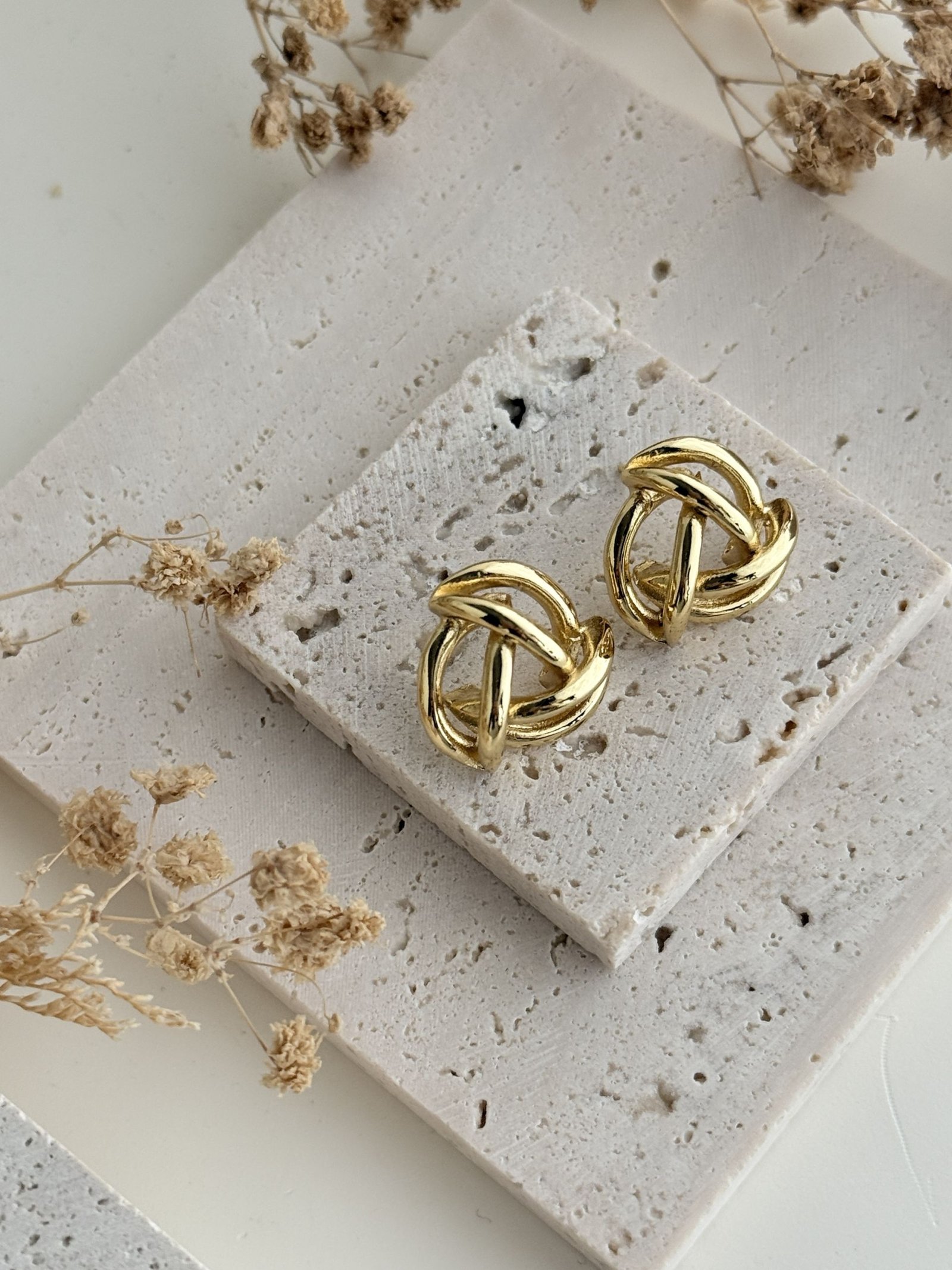 Valeria Twist Studs