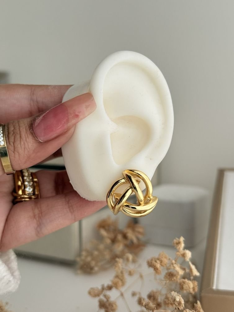 Valeria Twist Studs