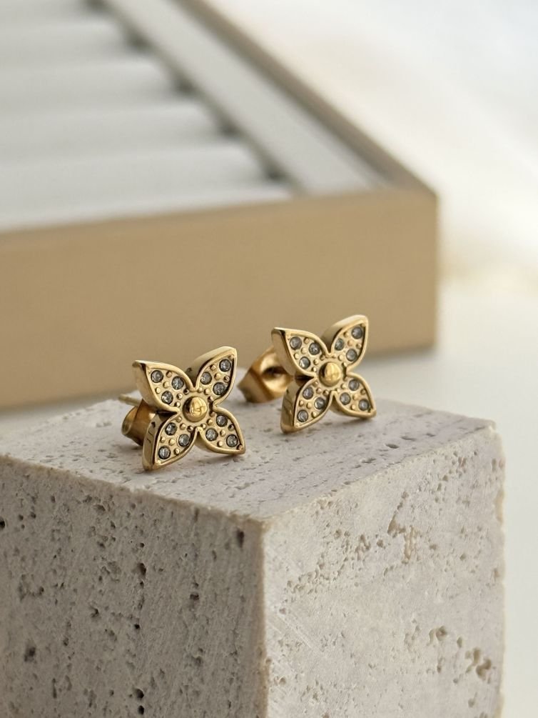 Étoile Fleur Stud Earrings