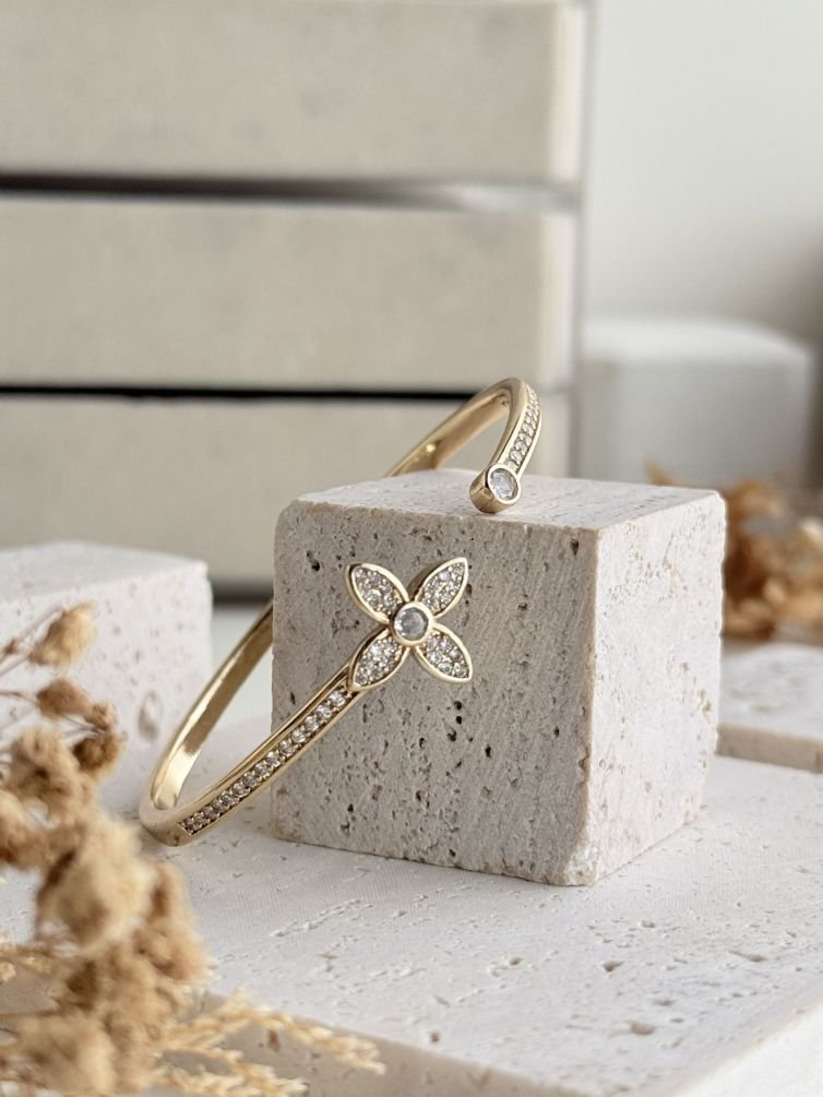 Fleur Éclat Cuff