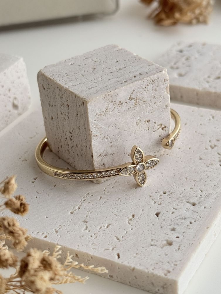 Fleur Éclat Cuff