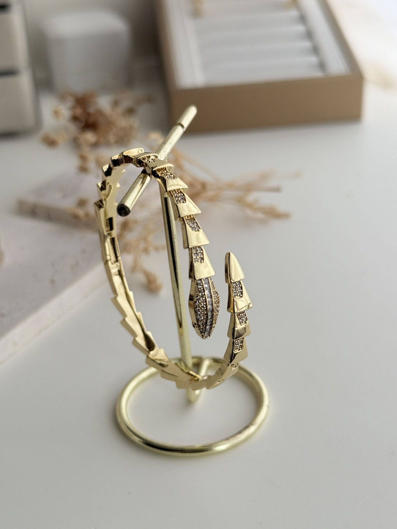 Aveline Γtoile Cuff