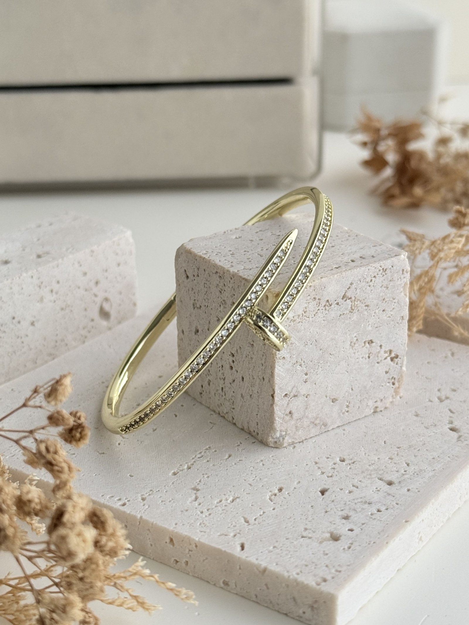 Aurelia Nail Cuff