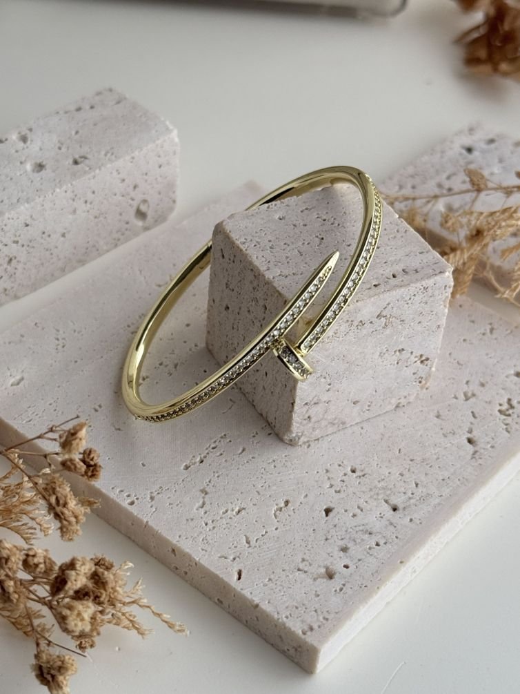 Aurelia Nail Cuff