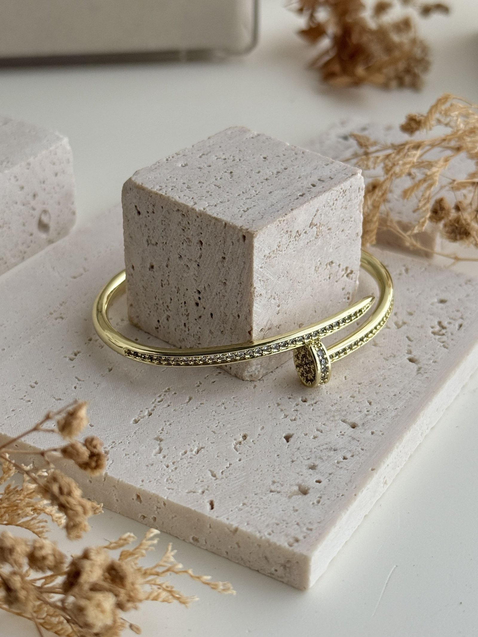 Aurelia Nail Cuff