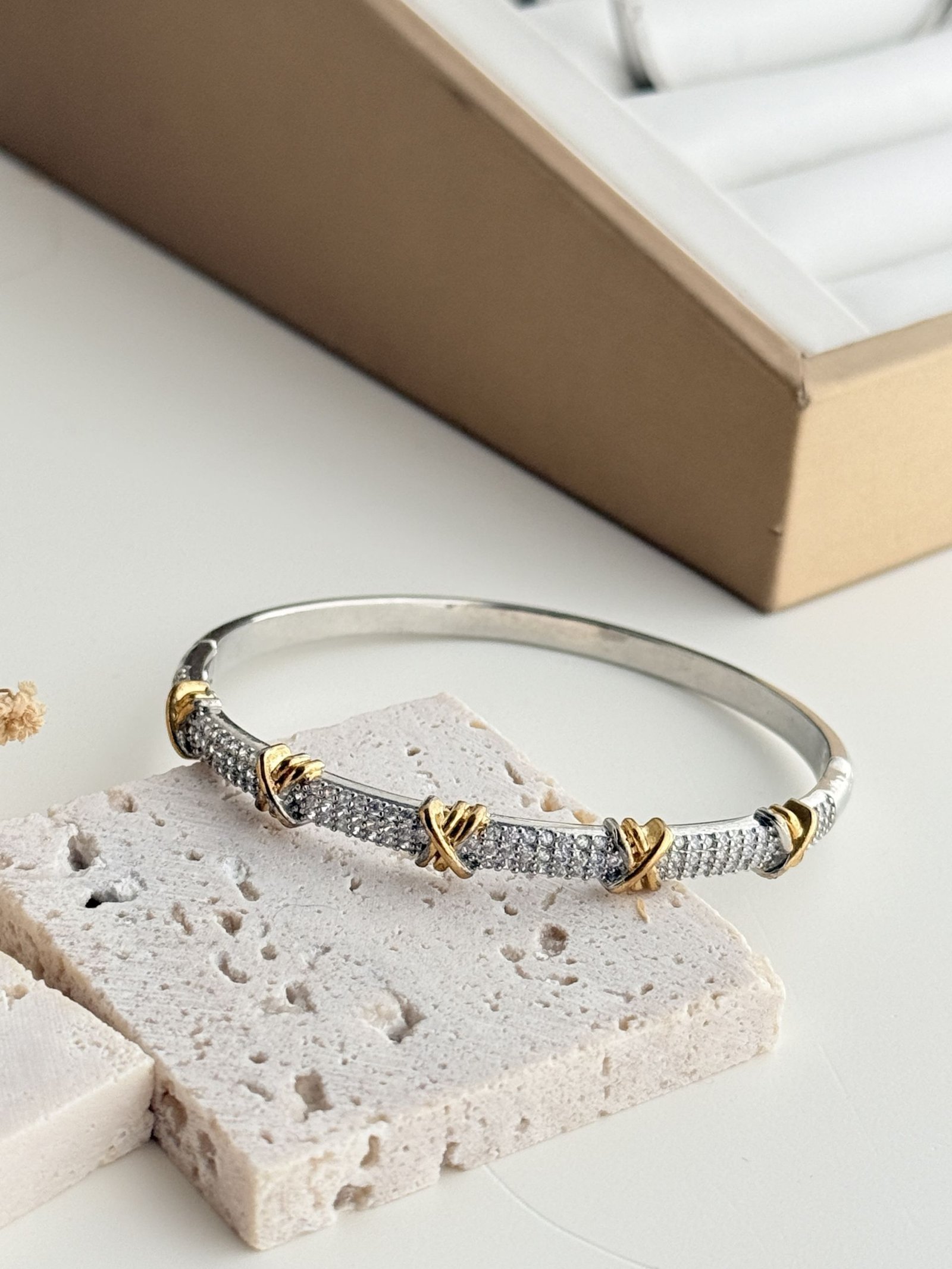 Knotline Cuff