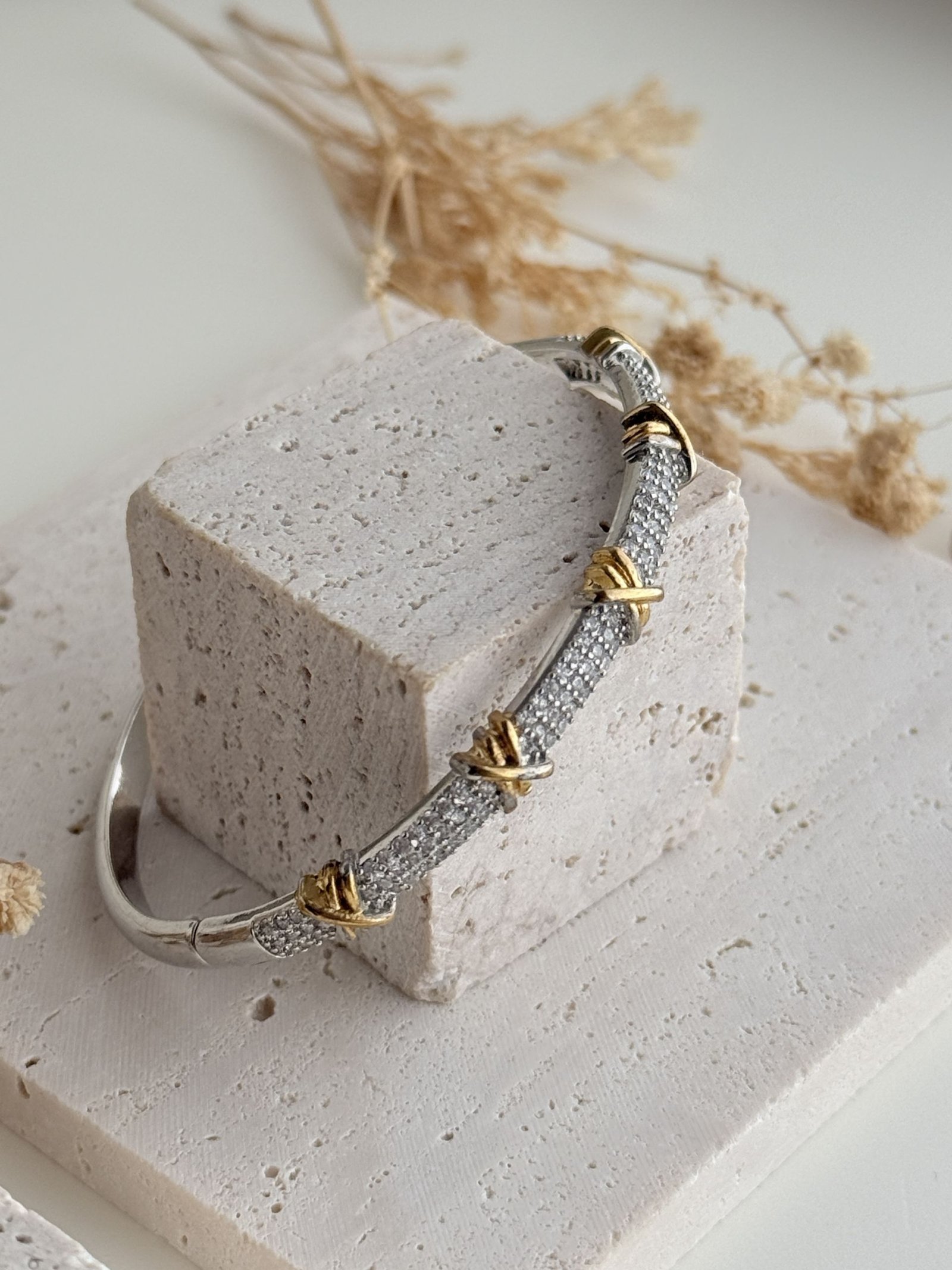 Knotline Cuff