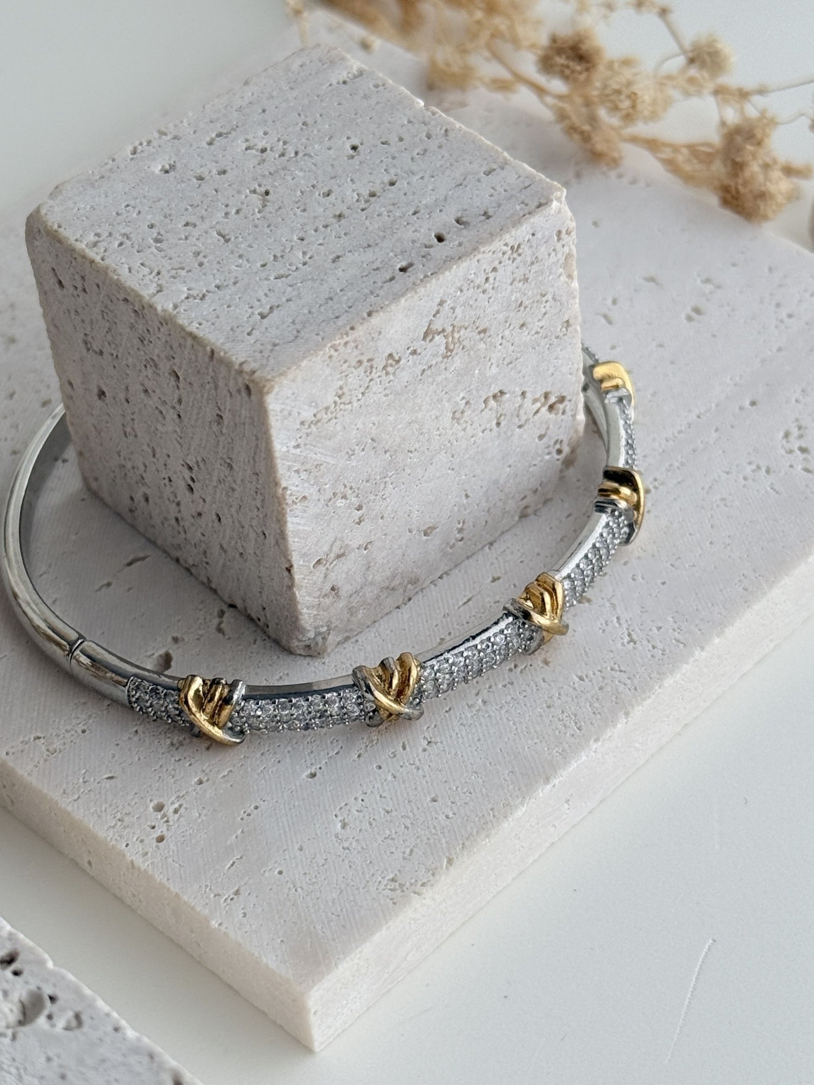 Knotline Cuff
