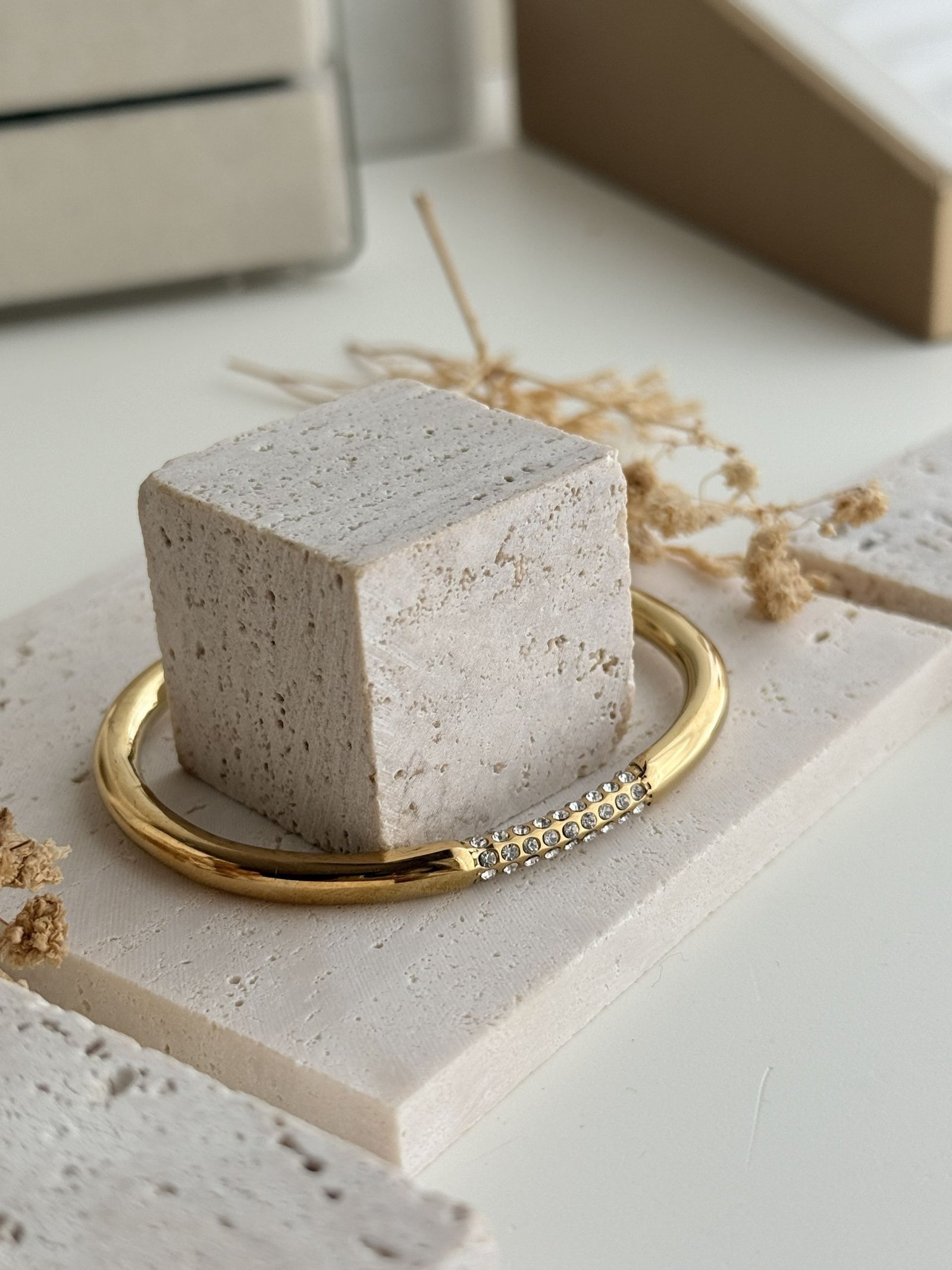 Verona Twin Cuff