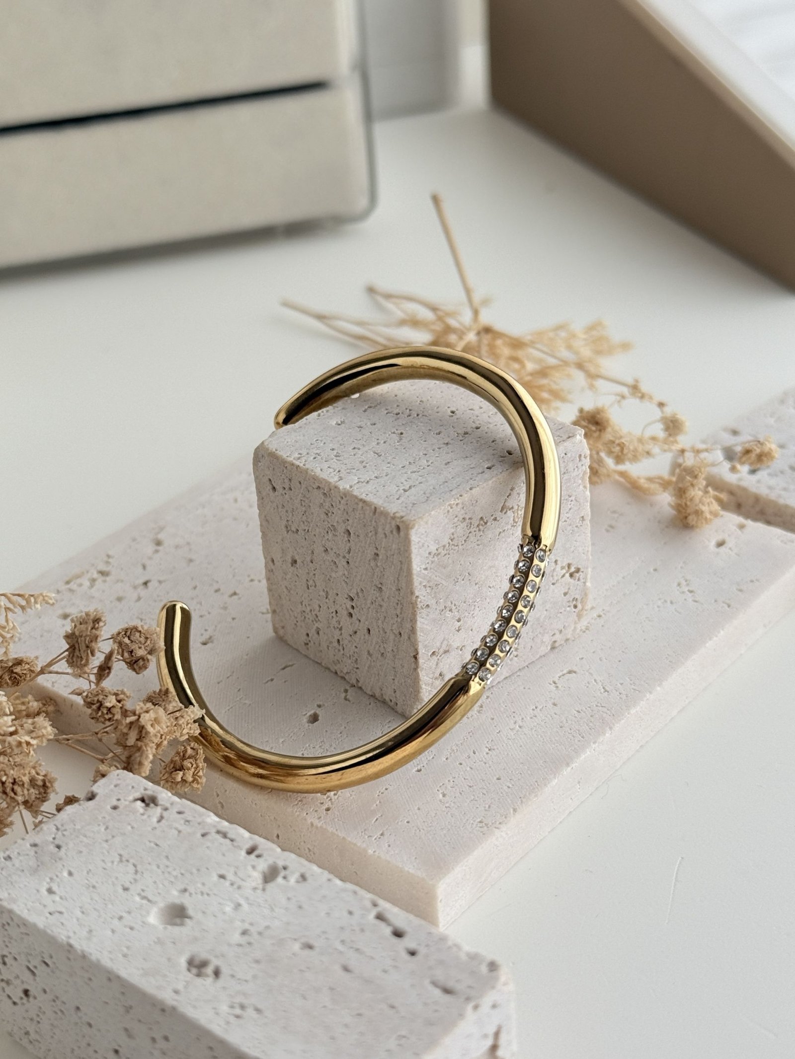 Verona Twin Cuff