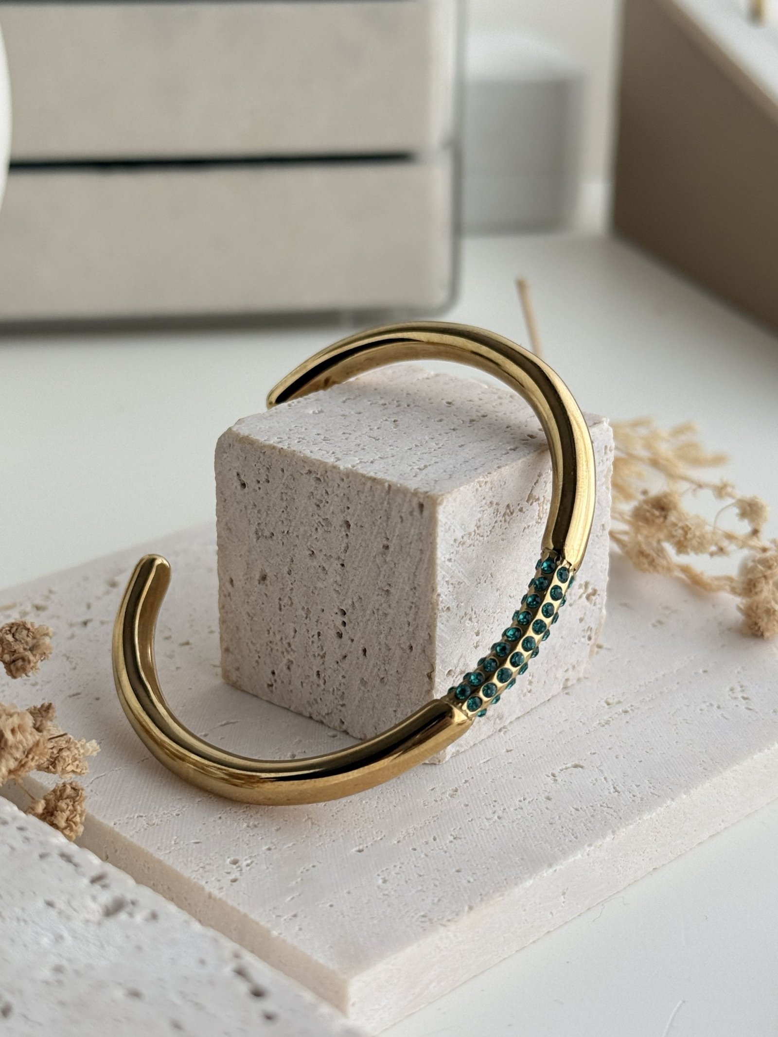 Verona Twin Cuff