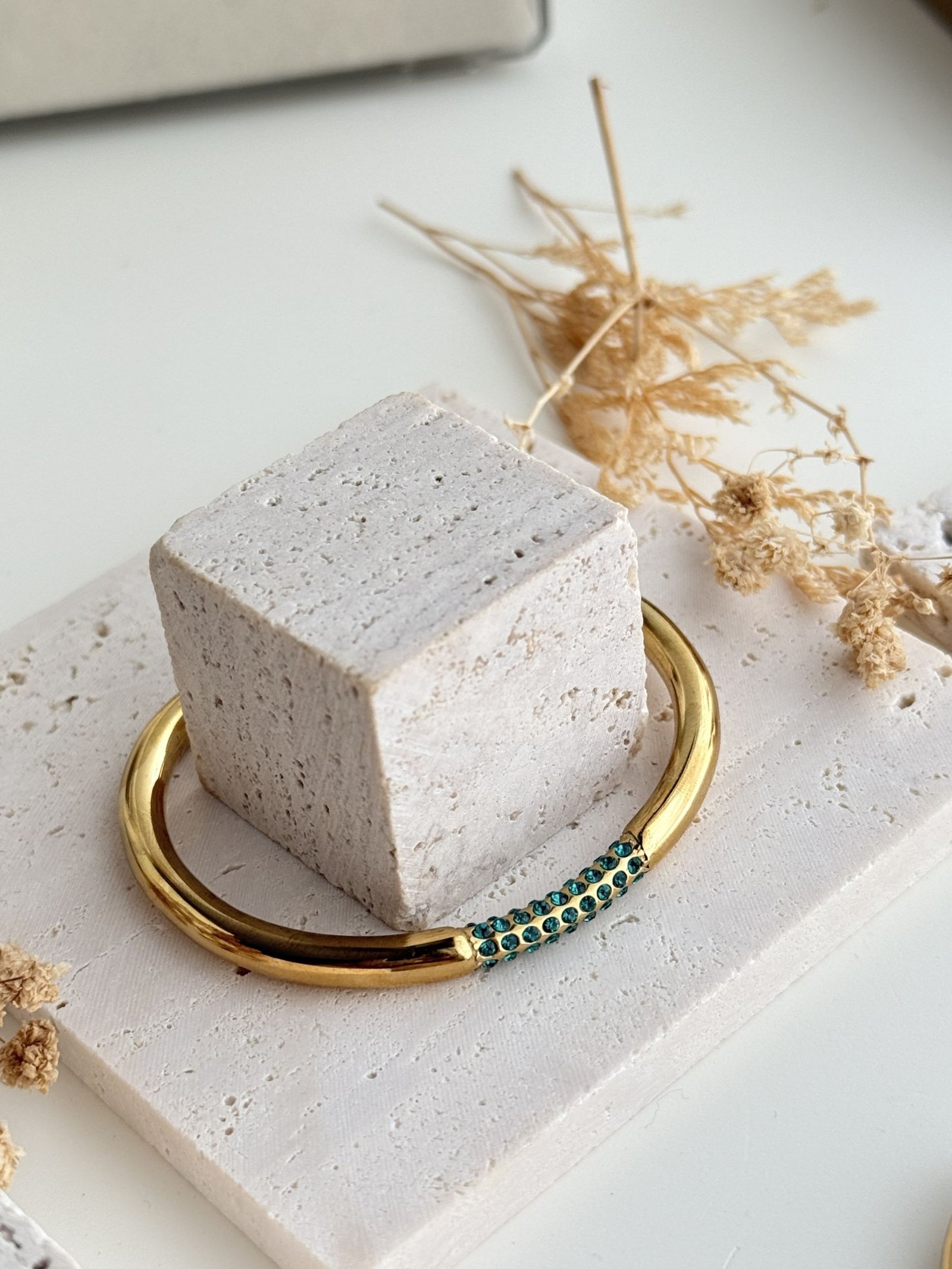 Verona Twin Cuff