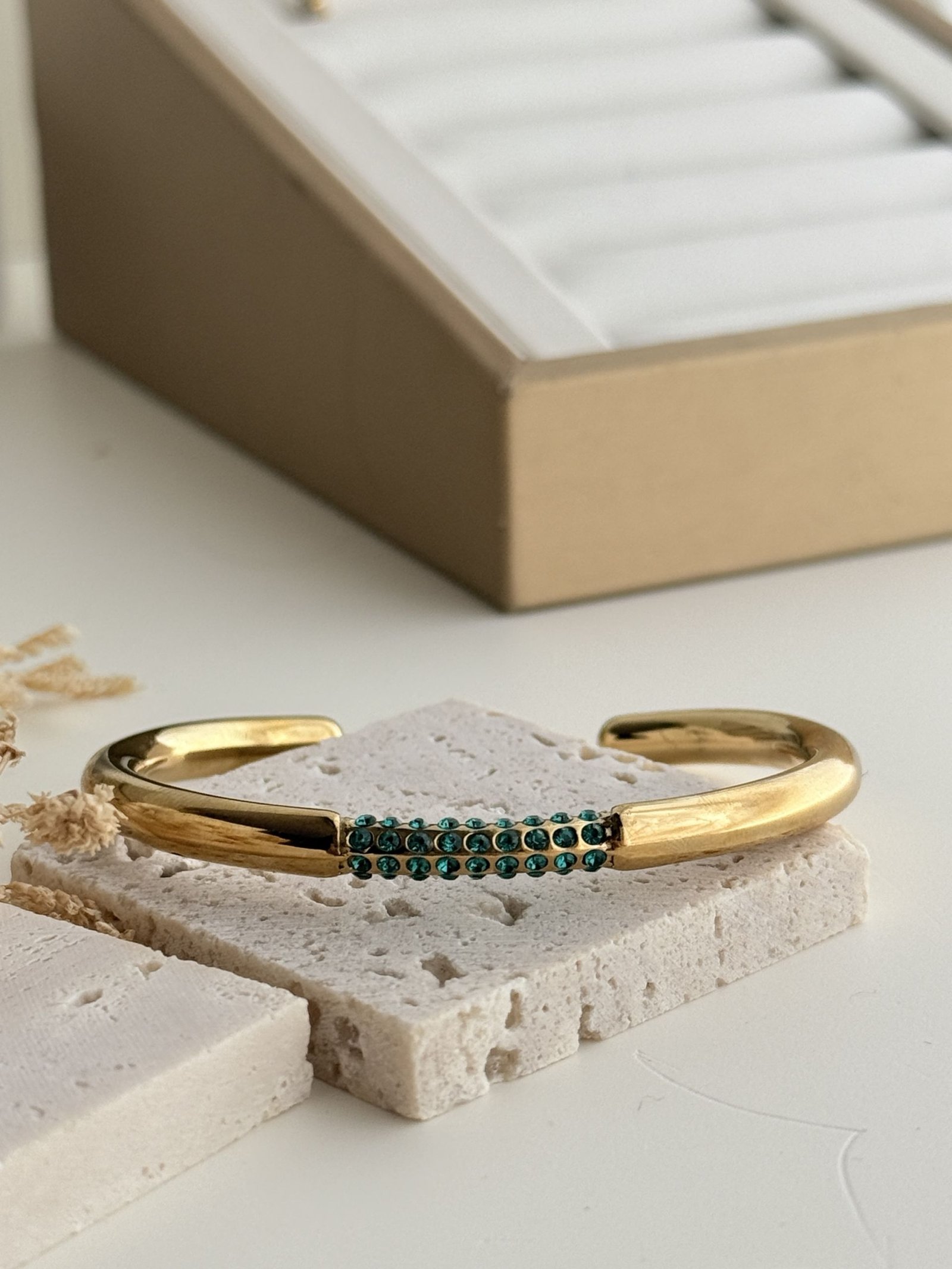 Verona Twin Cuff