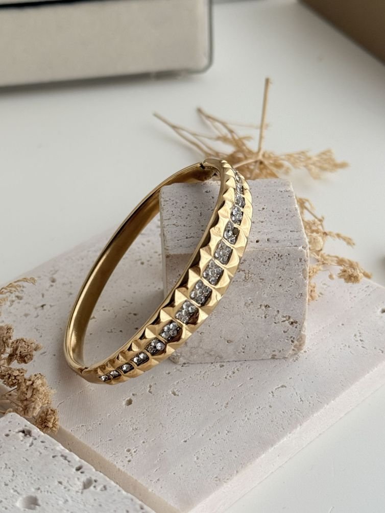 Aurelia Stud Cuff