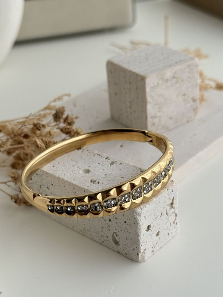 Aurelia Stud Cuff