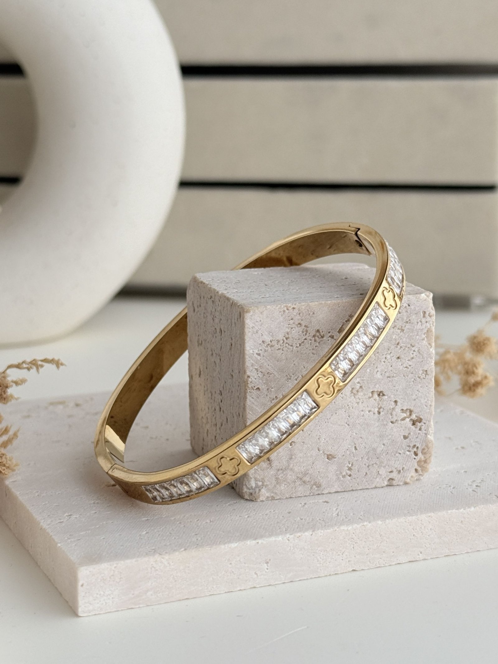 Lumière Line Cuff