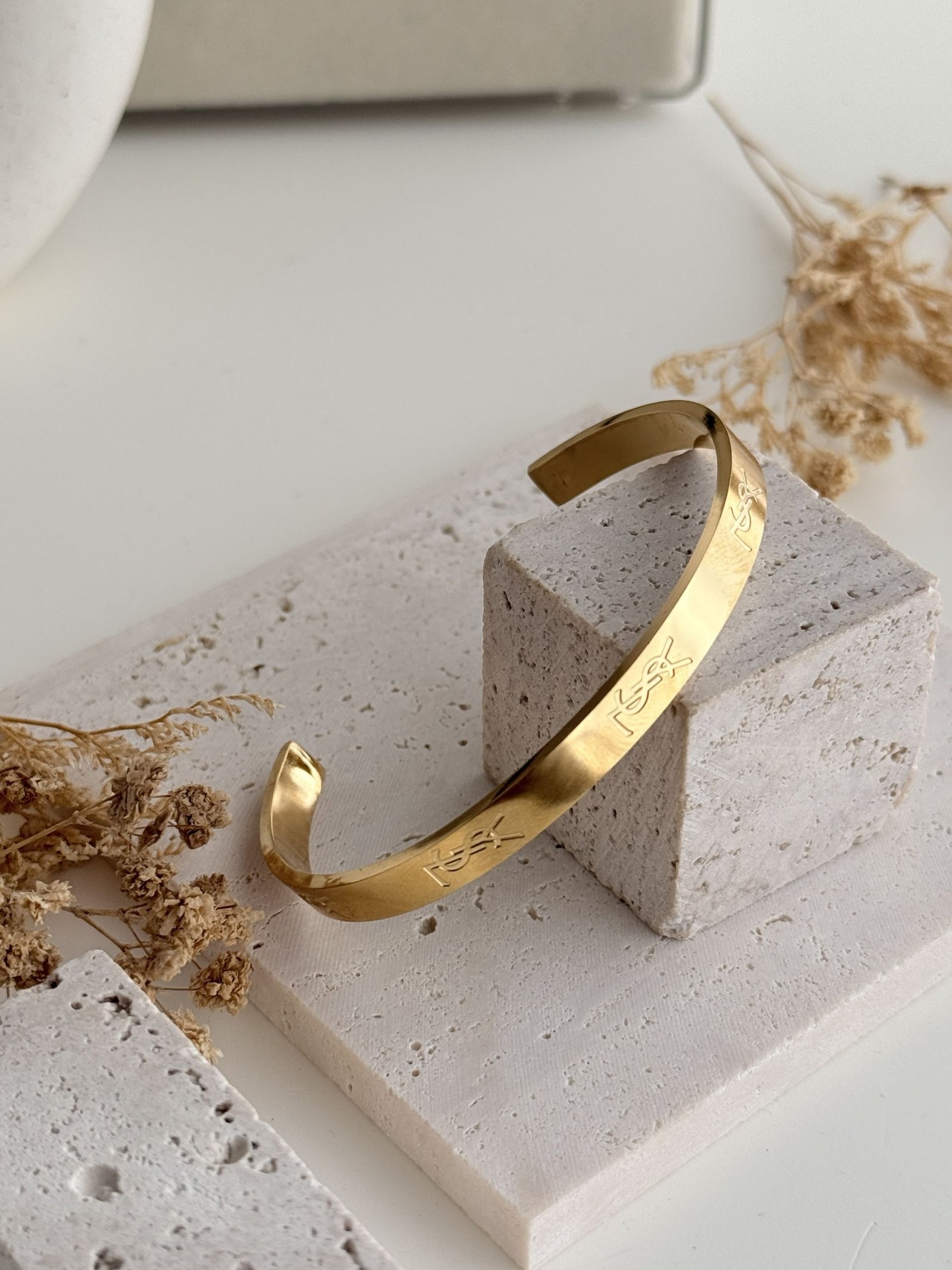 Monarque Signature Cuff