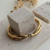 Lumière Bow Cuff
