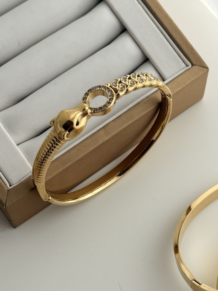 Orvella Coil Cuff