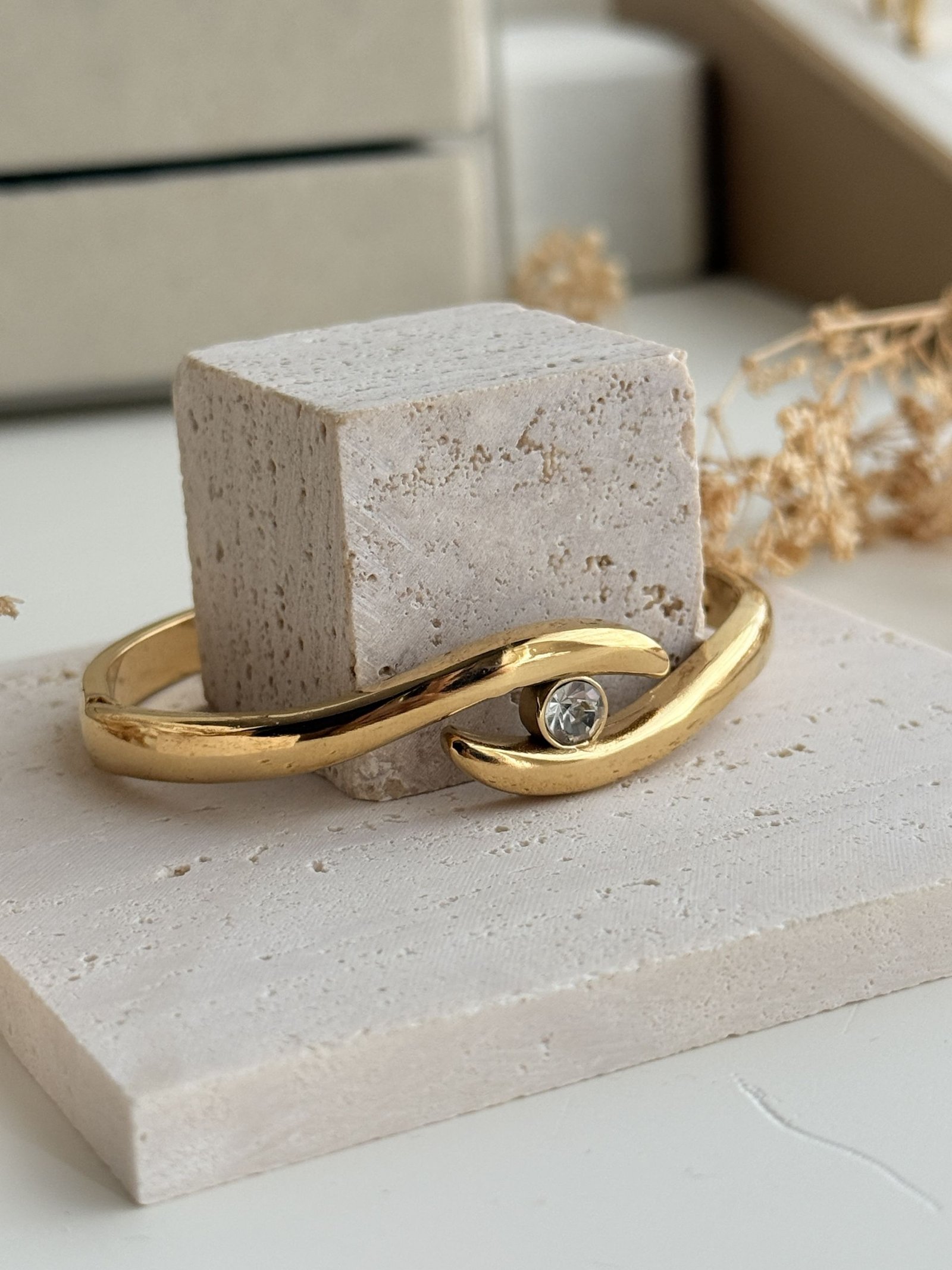 Virelle Wave Cuff