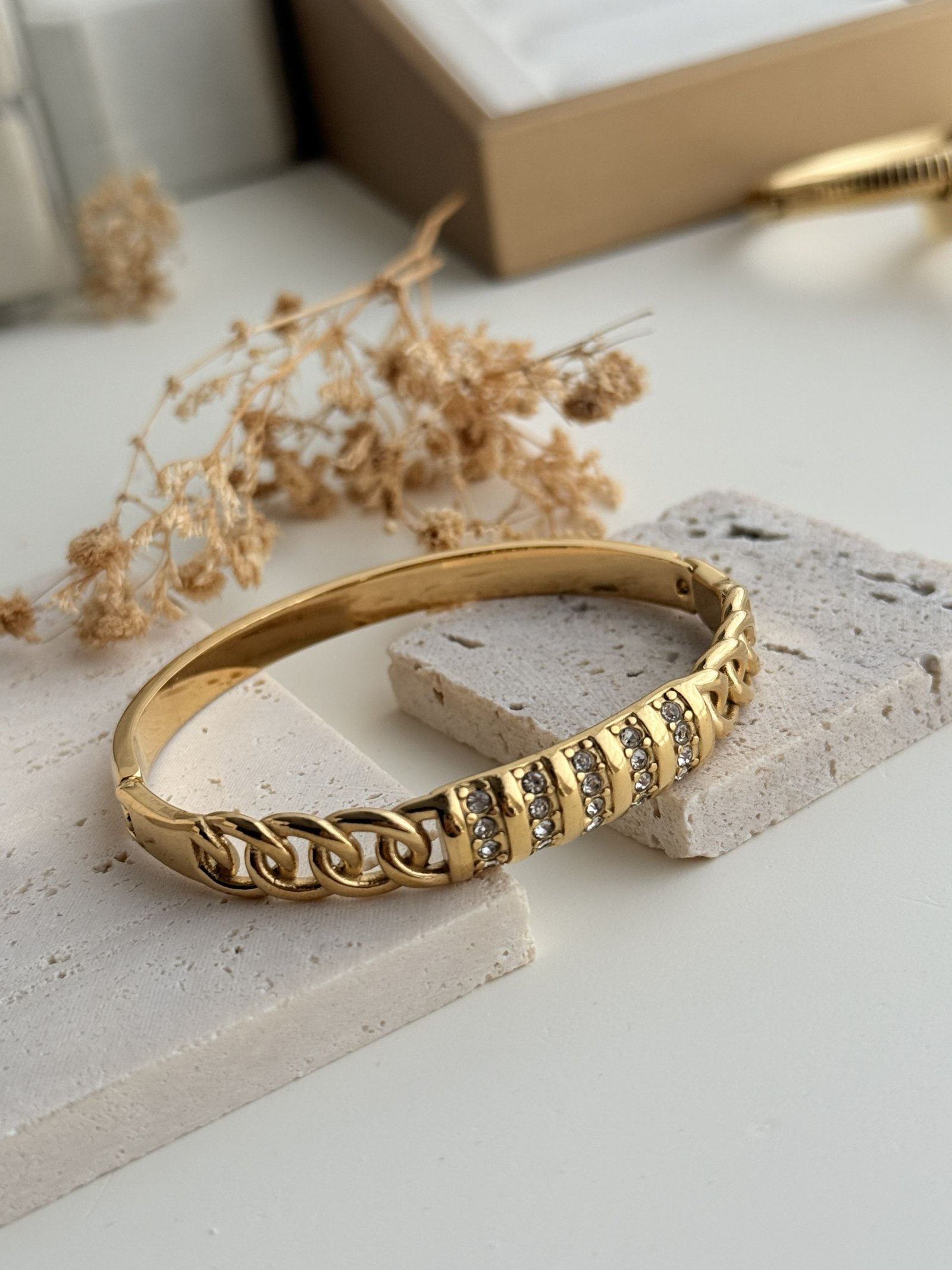 Sorelle Braided Cuff