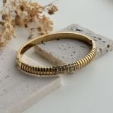 Elaris Ribbed Cuff