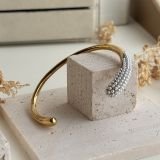 Nivelle Pearl Arc Cuff