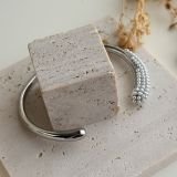 Nivelle Pearl Arc Cuff