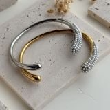 Nivelle Pearl Arc Cuff