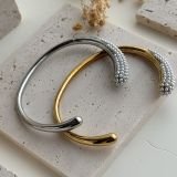 Nivelle Pearl Arc Cuff