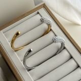 Nivelle Pearl Arc Cuff