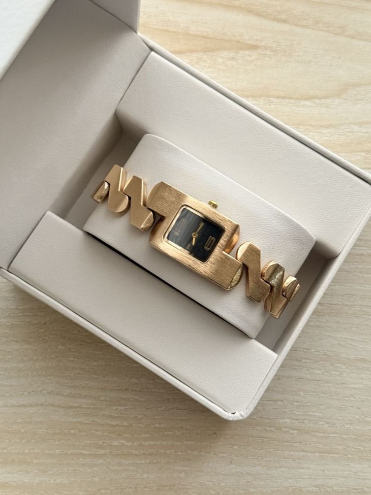 Zova Sculptural Quartz Watch